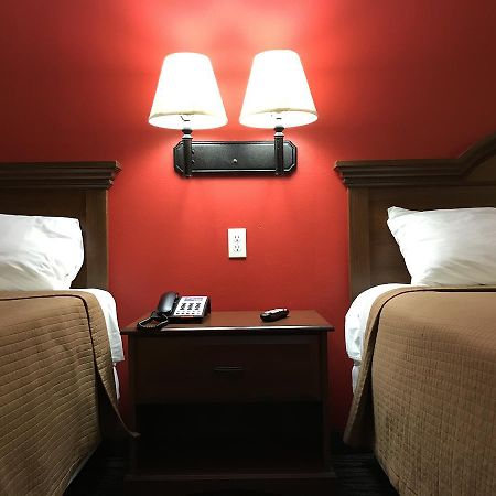 Relax Inn McRae Bagian luar foto