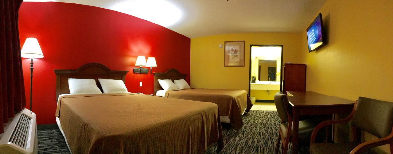 Relax Inn McRae Bagian luar foto